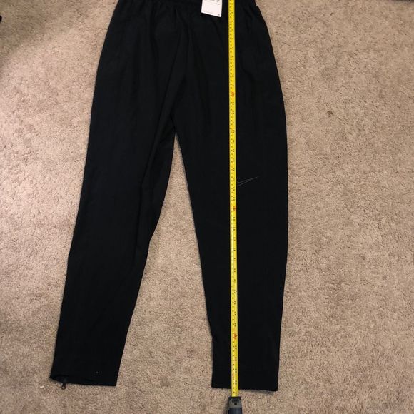 Nike NWT Standard Fit Basketball Black Dry Fit Sweatpants, Size Medium, MSRP $70 - Picture 9 of 10